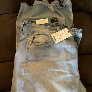 Judy Blue Straight Fit with distressed hem. NWT